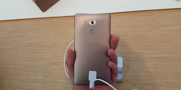 Huawei Mate 8-3