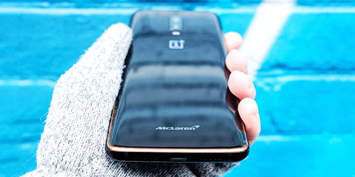 OnePlus 6T McLaren Edition trasera