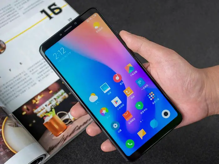 Xiaomi Mi Max 3 in der Hand