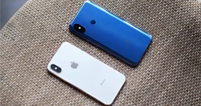 Xiaomi Mi 8 vs iPhone X zurück