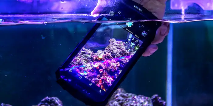 DOOGEE S60 debajo del agua