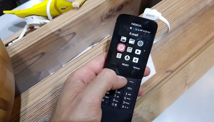 Nokia 8110 verwenden