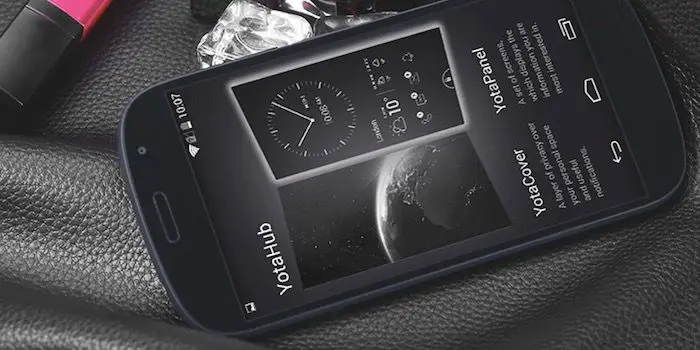 yotaphone-2